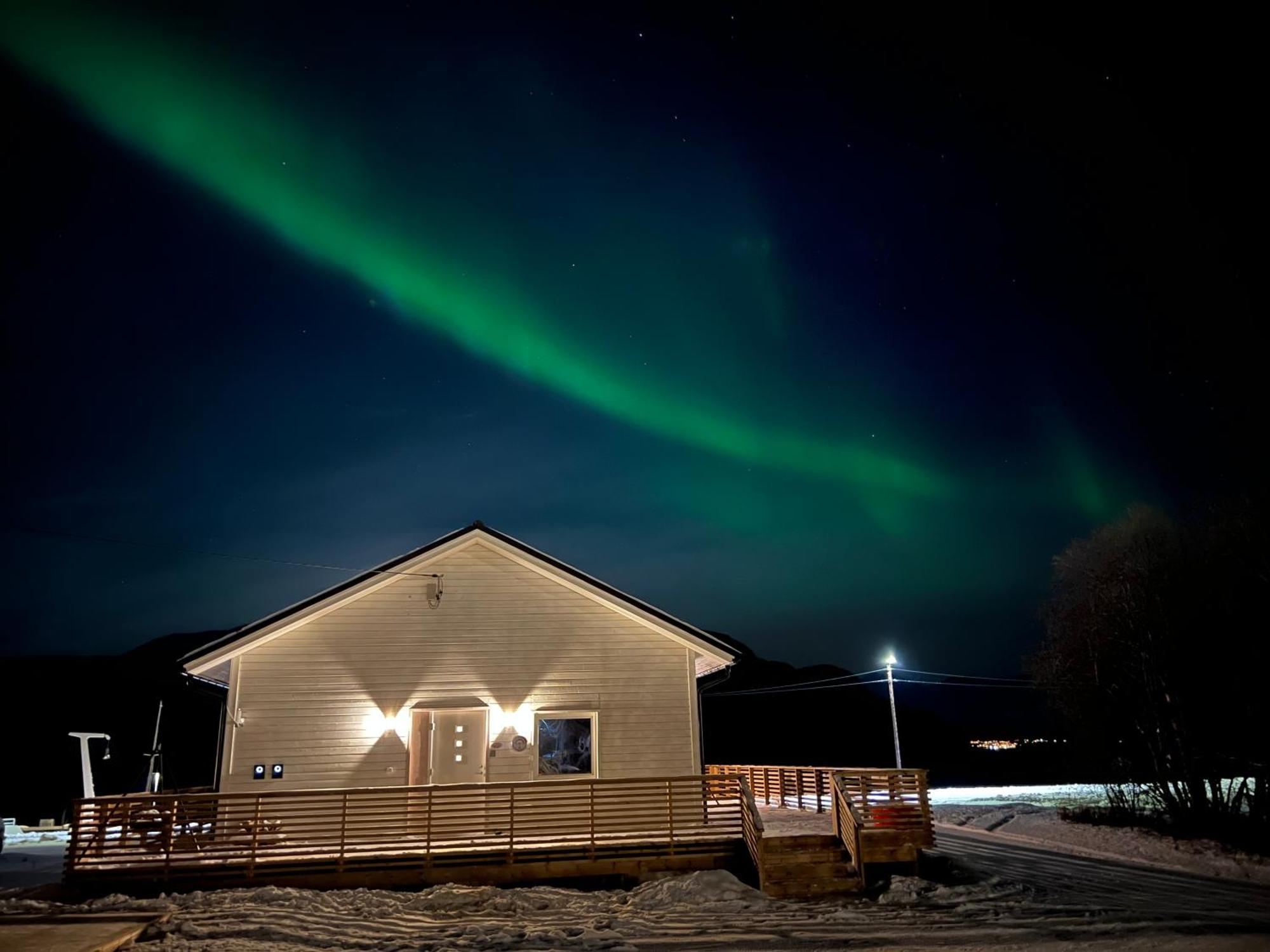 Alpan Apartments, Lyngenfjord Olderdalen المظهر الخارجي الصورة