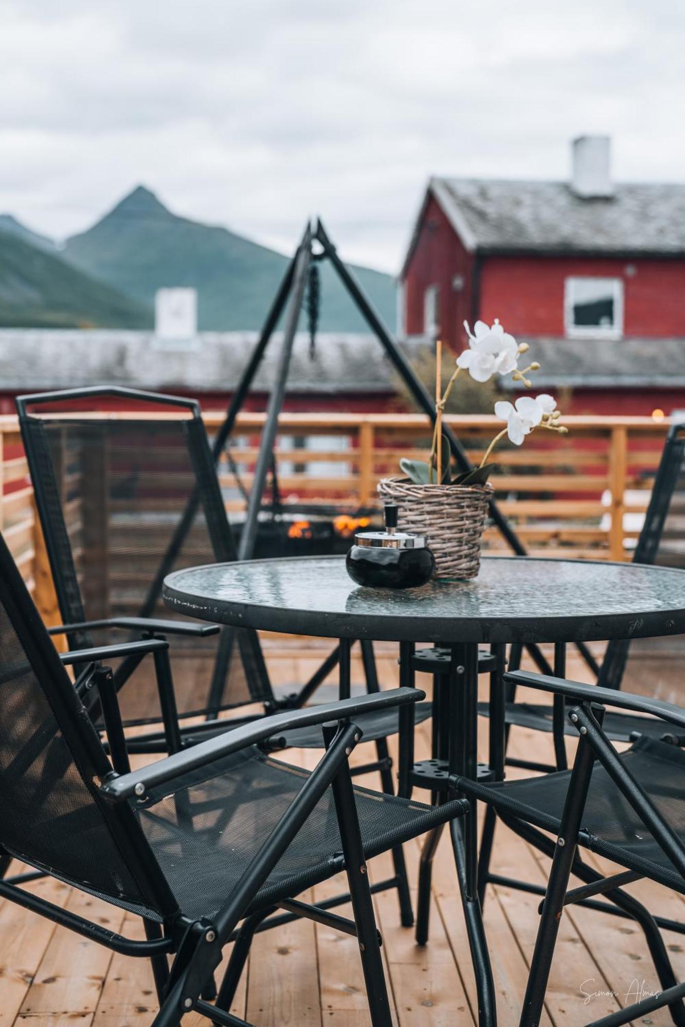 Alpan Apartments, Lyngenfjord Olderdalen المظهر الخارجي الصورة